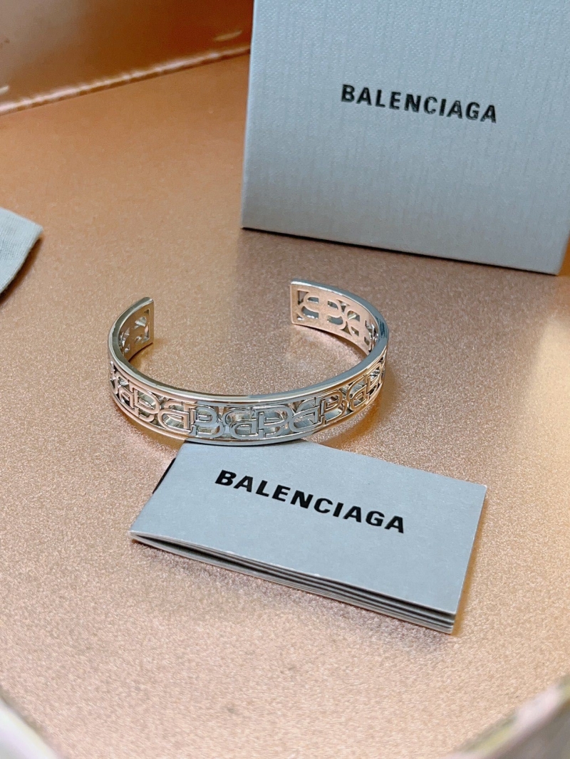 Ba1en*iaga bracelets